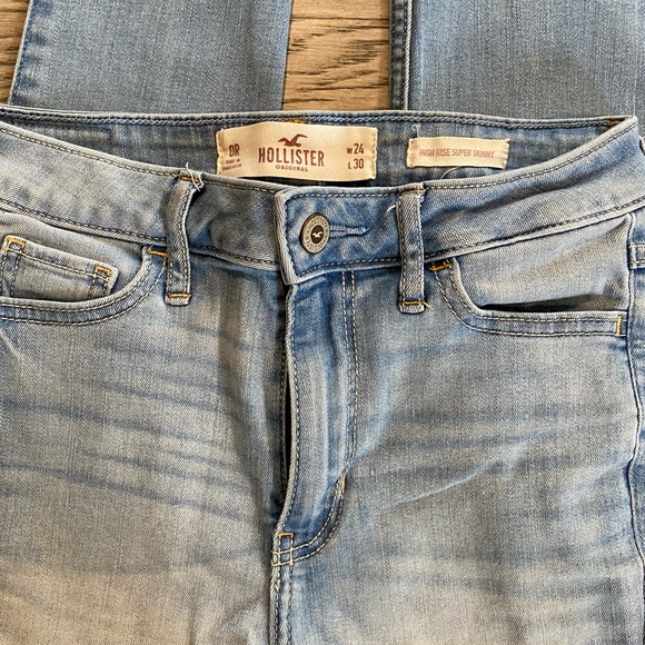 Hollister High Rise Super Skinny Jeans - Picture 4 of 4